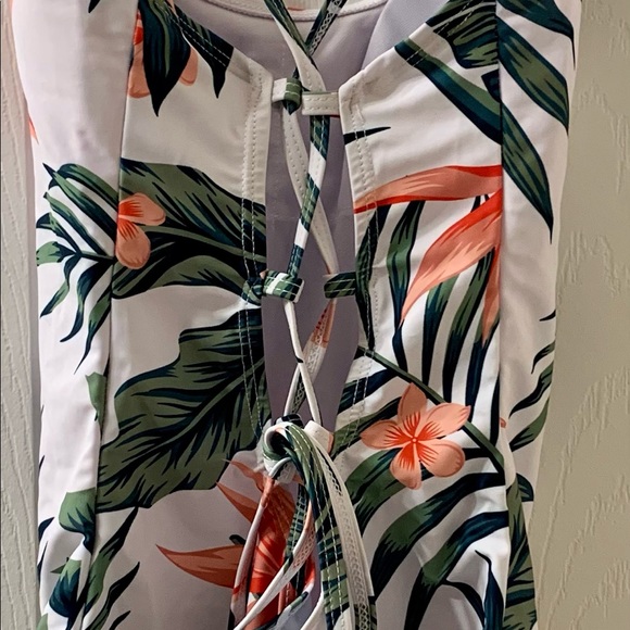 Tropical one-piece lace up back bathing suit NEW - Picture 4 of 6